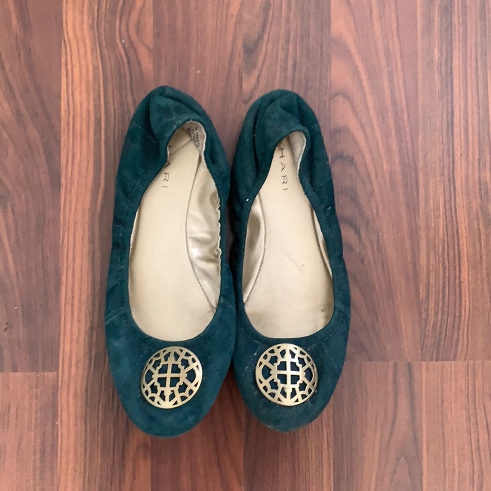Tahari flats